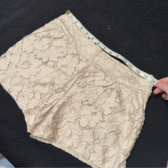 Diane Von FURSTENBERG Women’s Sz 6 Floral Lace High Rise Shorts Elegant Designer - Picture 7 of 10